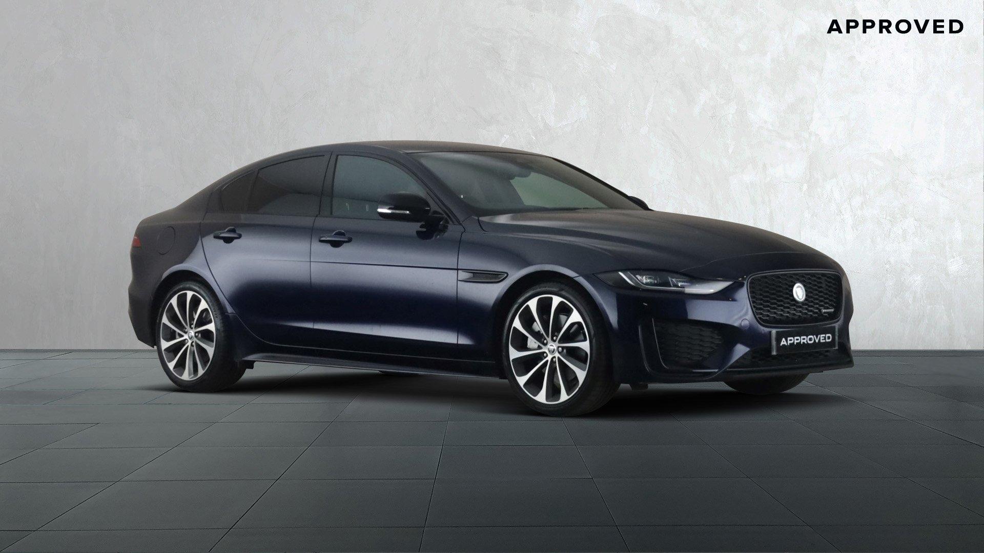 Jaguar XE 2.0 D200 R-Dynamic SE Black 4dr Auto thumbnail