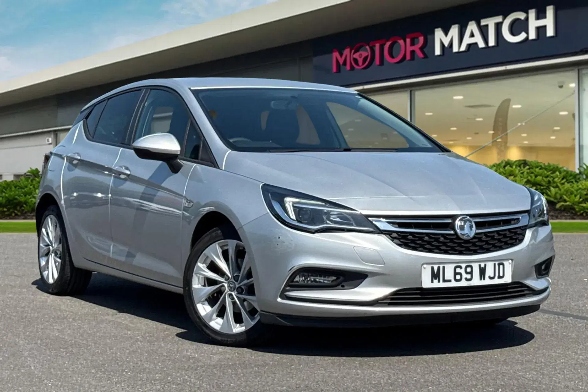 Vauxhall Astra thumbnail