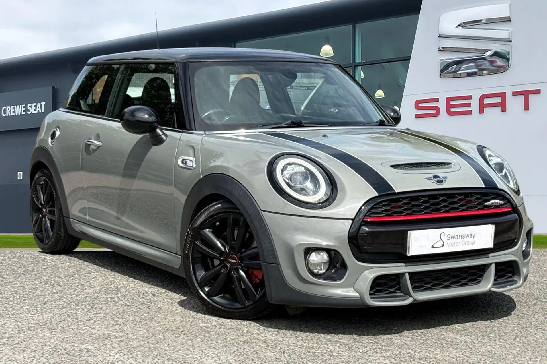 Mini Hatchback thumbnail