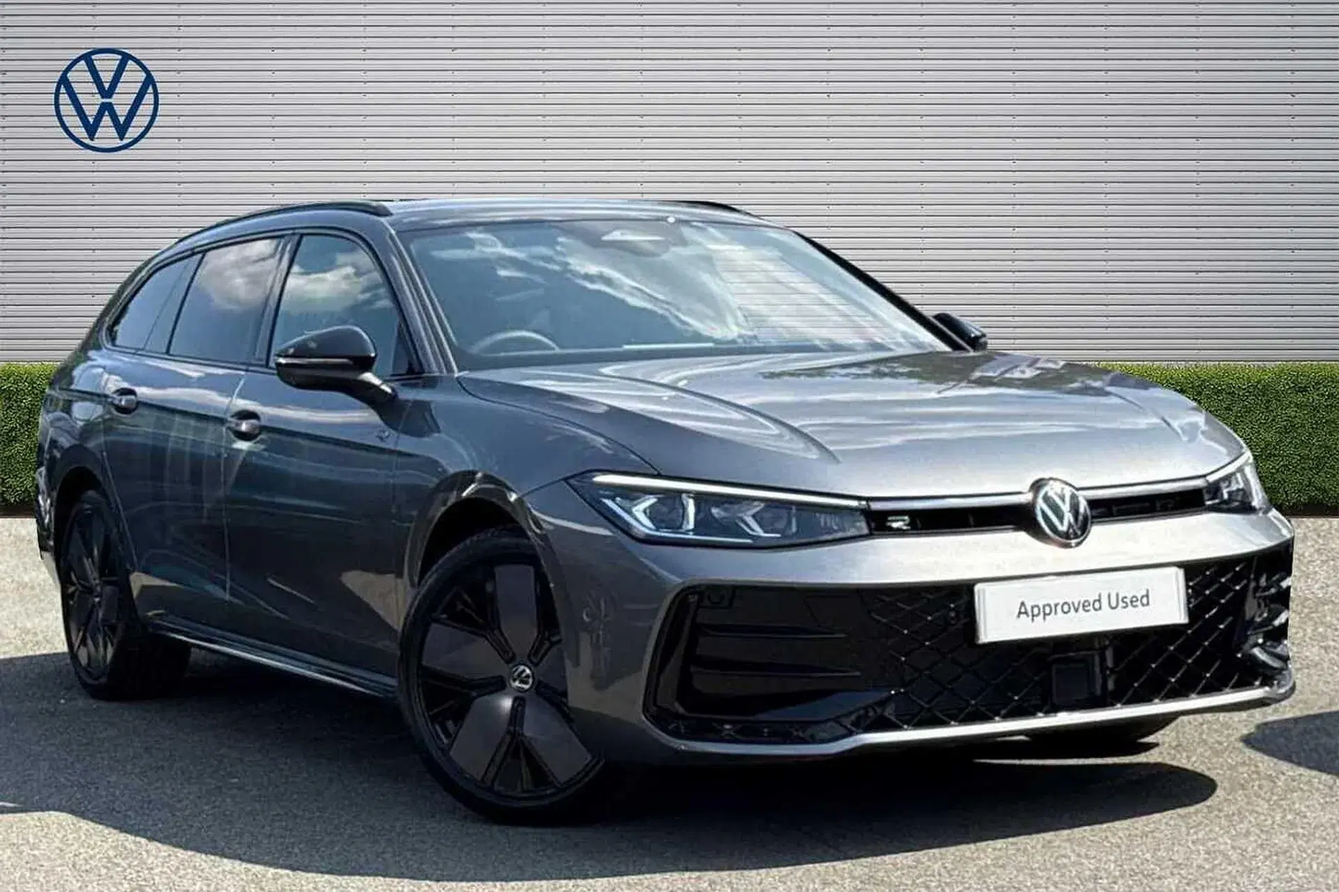 Volkswagen Passat 1.5 eTSI R-Line 5dr DSG thumbnail
