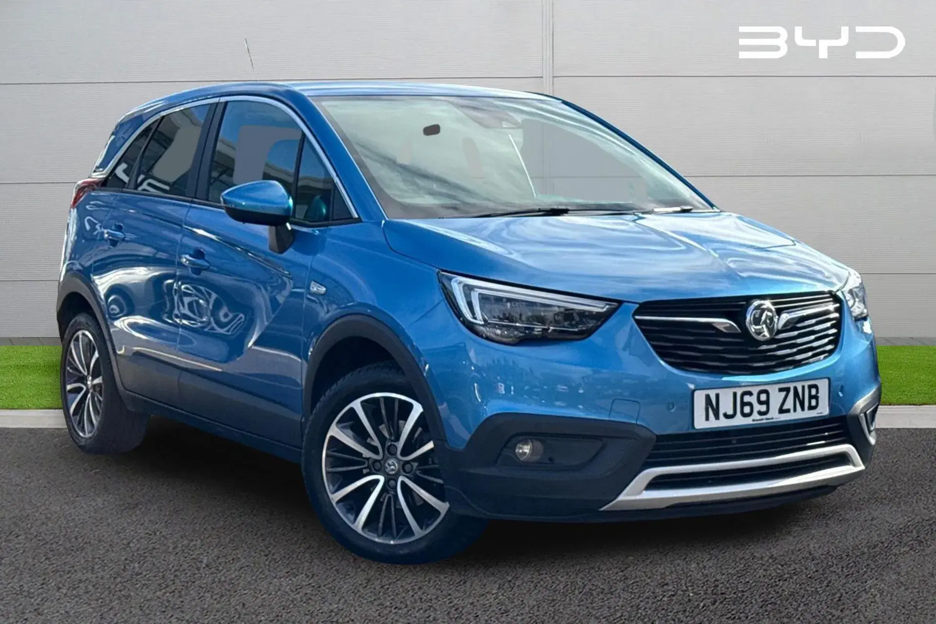 Vauxhall Crossland X thumbnail