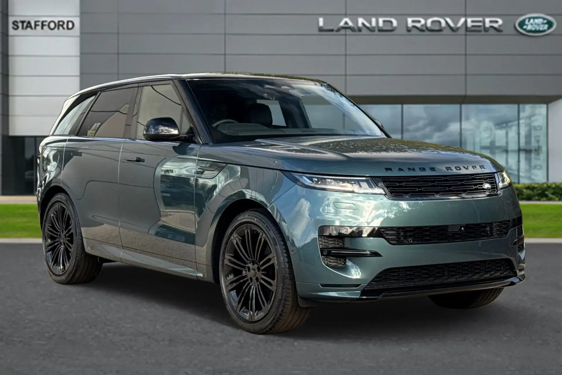 Land Rover Range Rover Sport 3.0 D300 Dynamic SE 5dr Auto thumbnail
