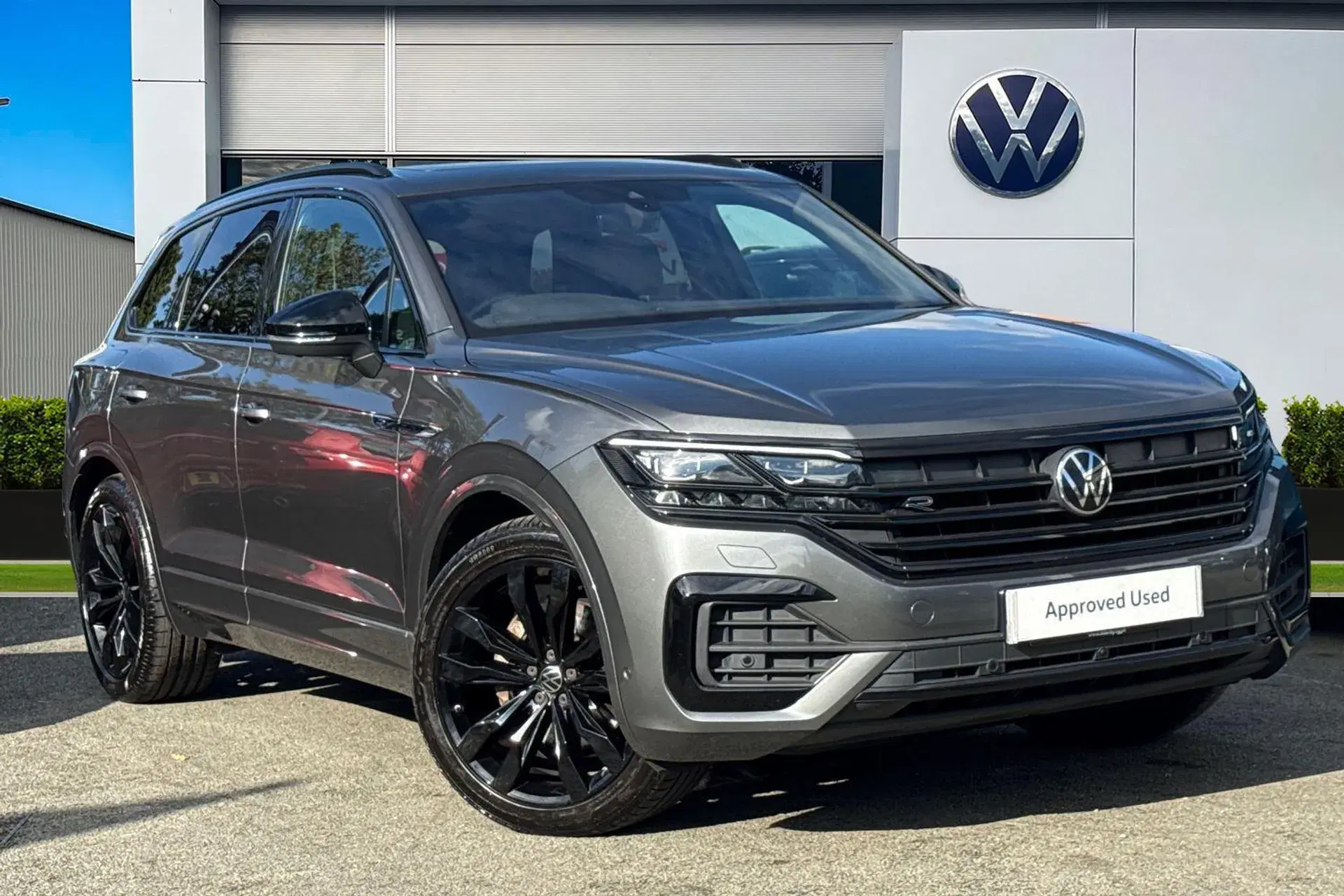 Volkswagen Touareg 3.0 V6 TDI 4Motion Black Edition 5dr Tip Auto thumbnail