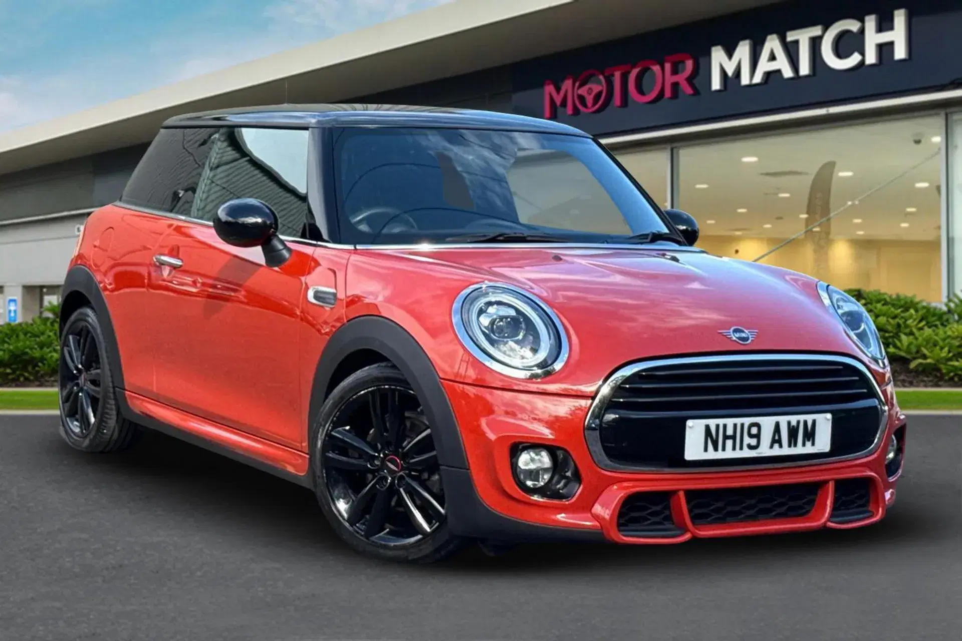 Mini Hatchback 1.5 Cooper Sport II 3dr thumbnail