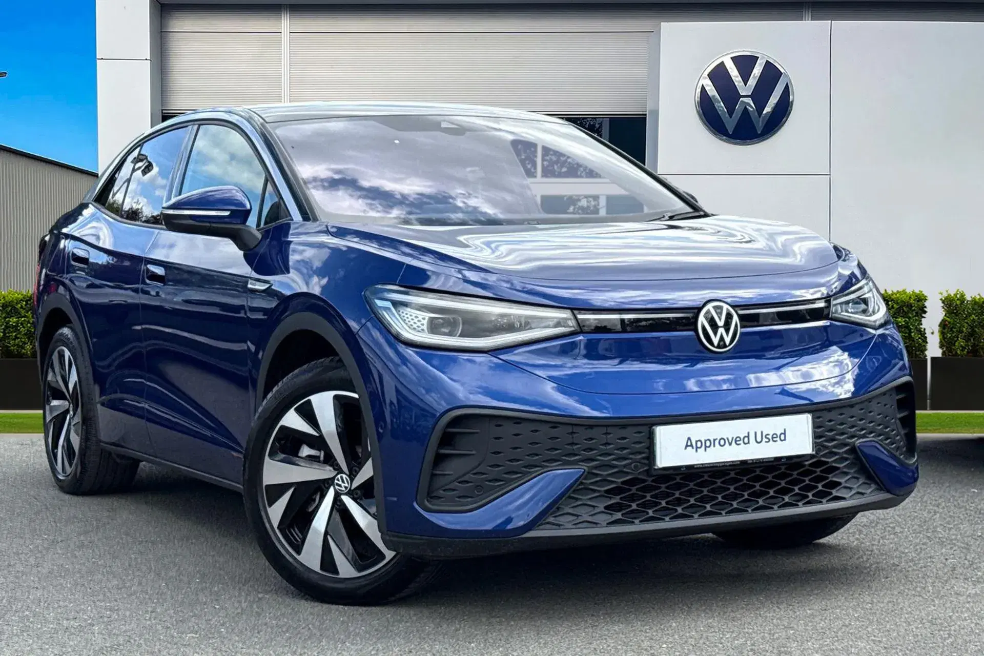 Volkswagen ID.5 128kW Max Pro 77kWh 5dr Auto thumbnail