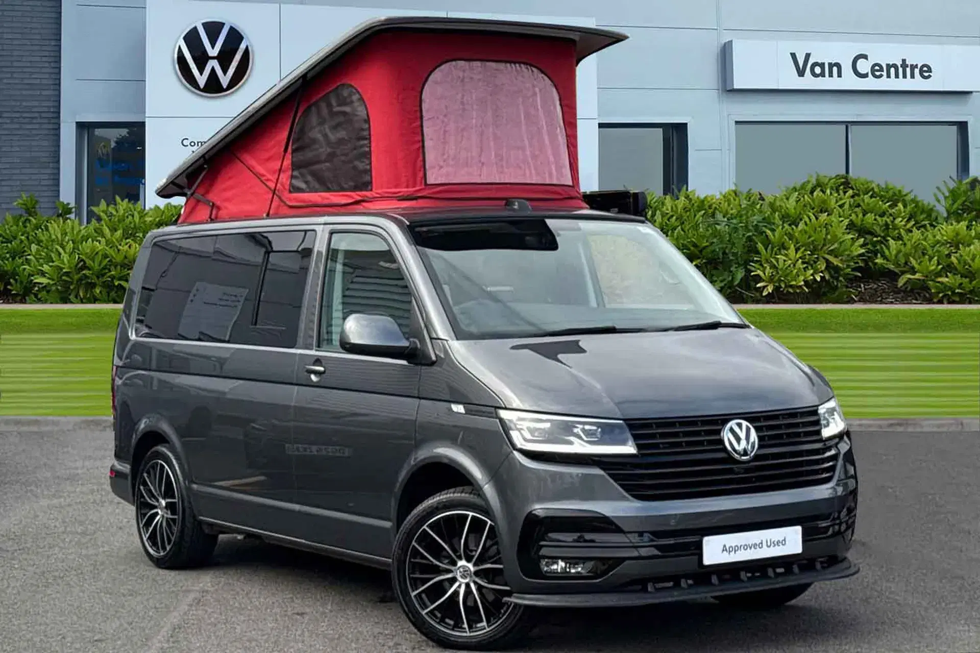 Mercedes-Benz E Class E220 CDI BlueEFFICIENCY Avantgarde 5dr Tip Auto thumbnail