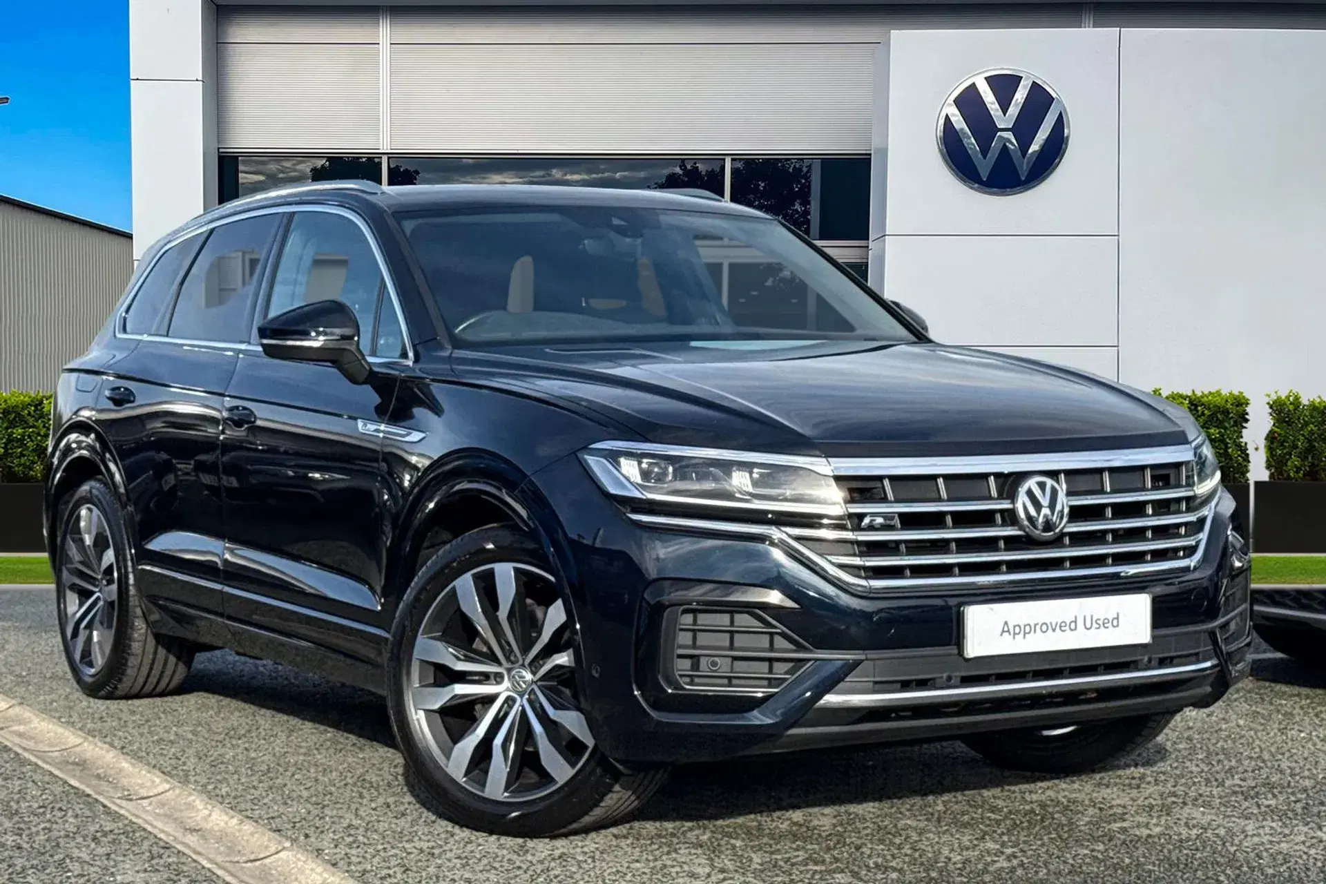 Volkswagen Touareg 3.0 V6 TDI 4Motion R-Line Tech 5dr Tip Auto thumbnail