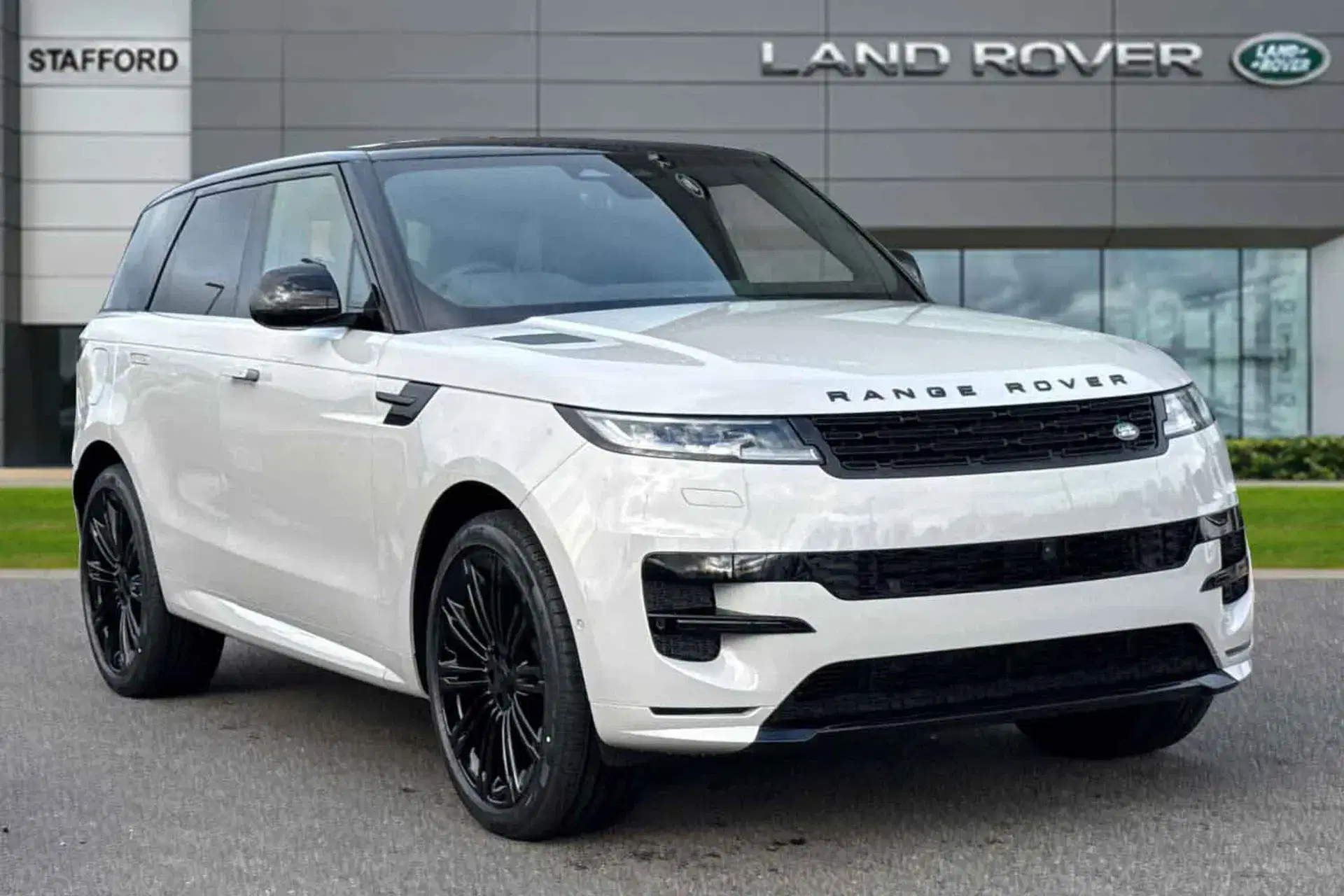Land Rover Range Rover Sport 3.0 D300 Dynamic SE 5dr Auto thumbnail