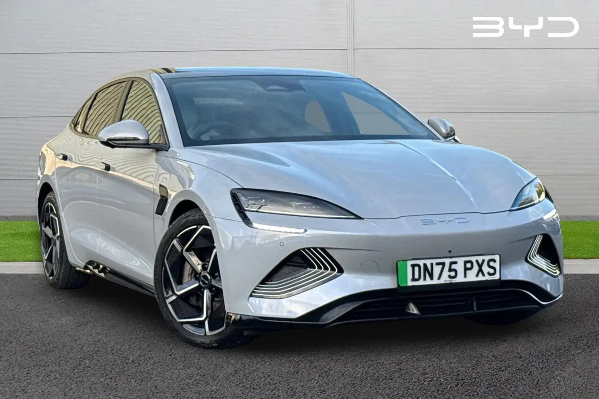 BYD Seal 230kW Design 83kWh 4dr Auto thumbnail