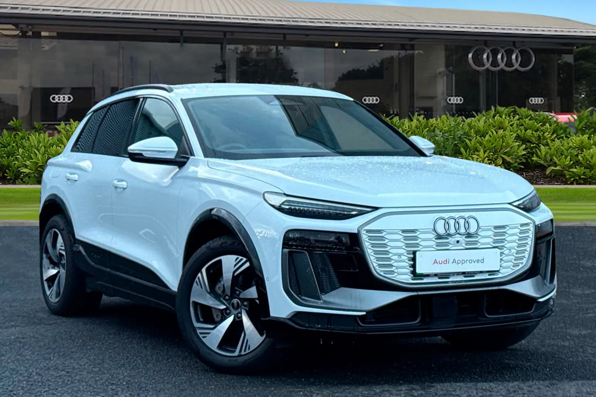 Audi Q6 225kW Performance 100kWh S Line 5dr Auto thumbnail