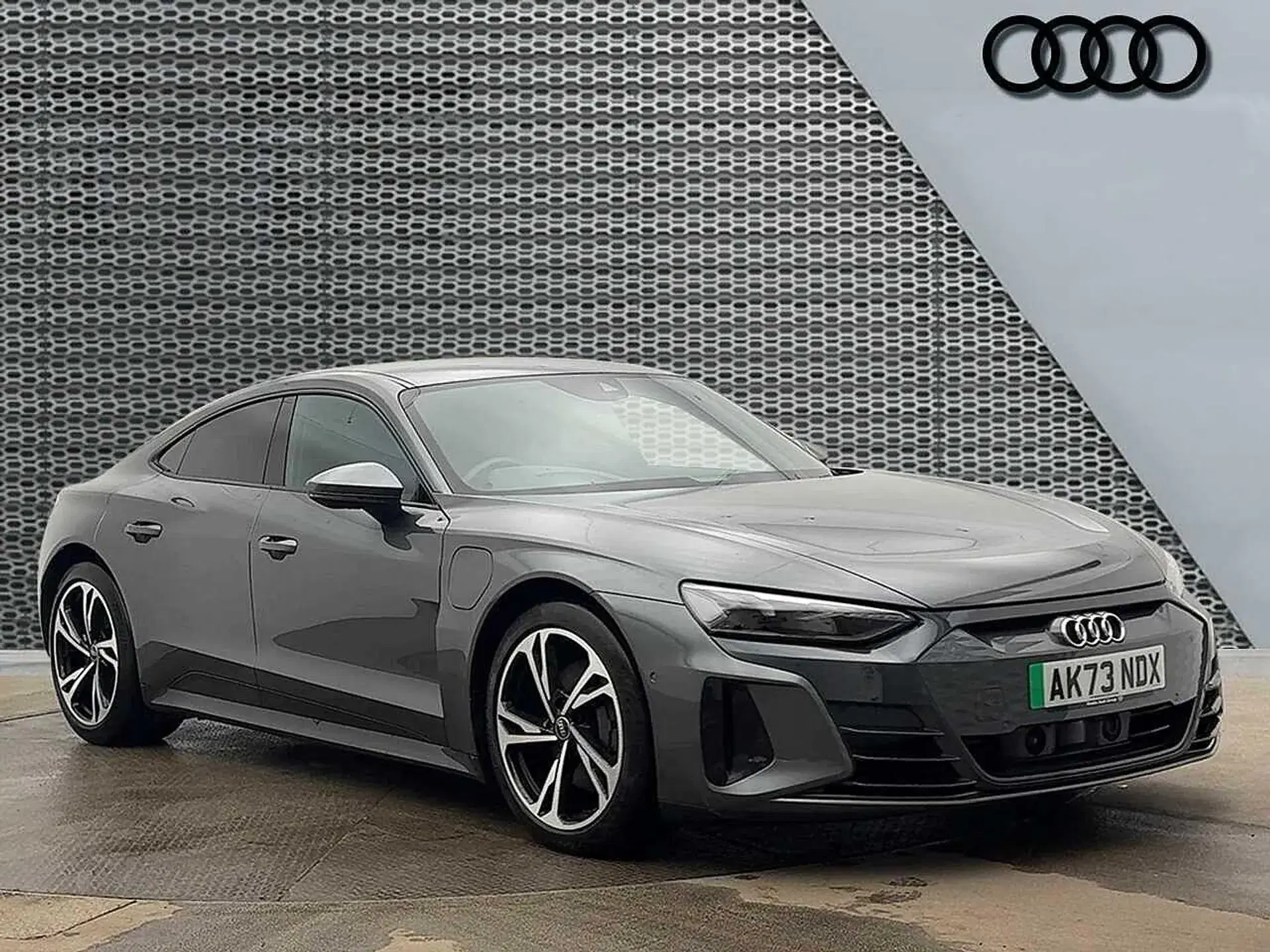 Audi E-Tron GT 390kW Quattro 93kWh 4dr Auto thumbnail