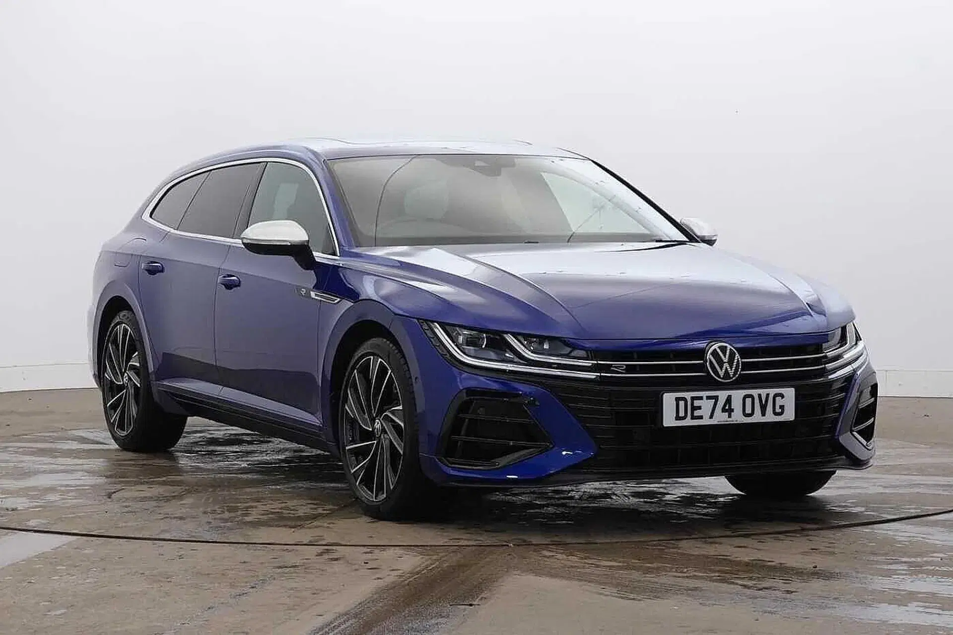 Volkswagen Arteon 2.0 TSI R 5dr 4MOTION DSG thumbnail