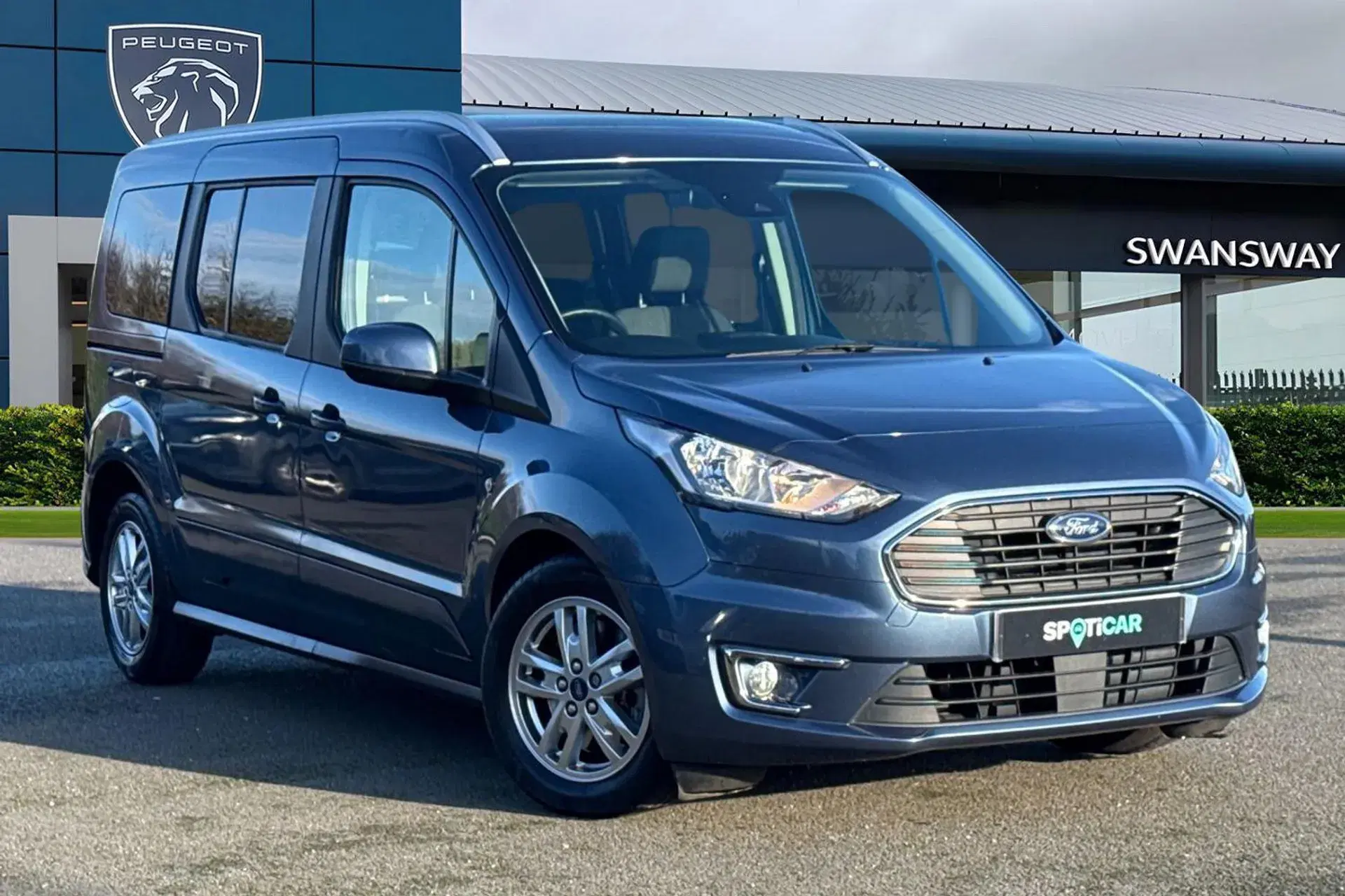 Ford Grand Tourneo Connect 1.5 EcoBlue 120 Titanium 5dr Powershift thumbnail