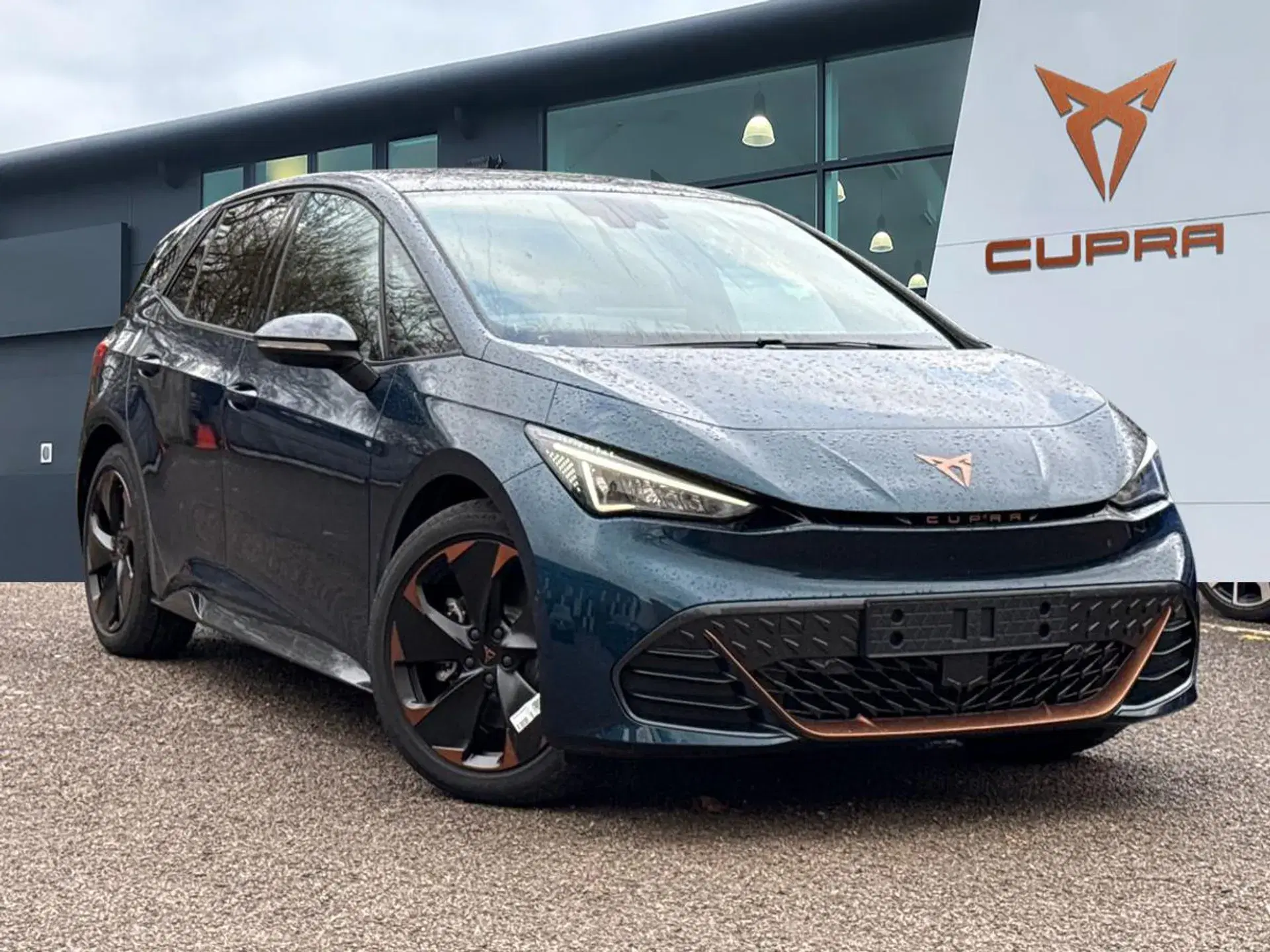 Cupra Born 170kW e-Boost V2 59kWh 5dr Auto thumbnail