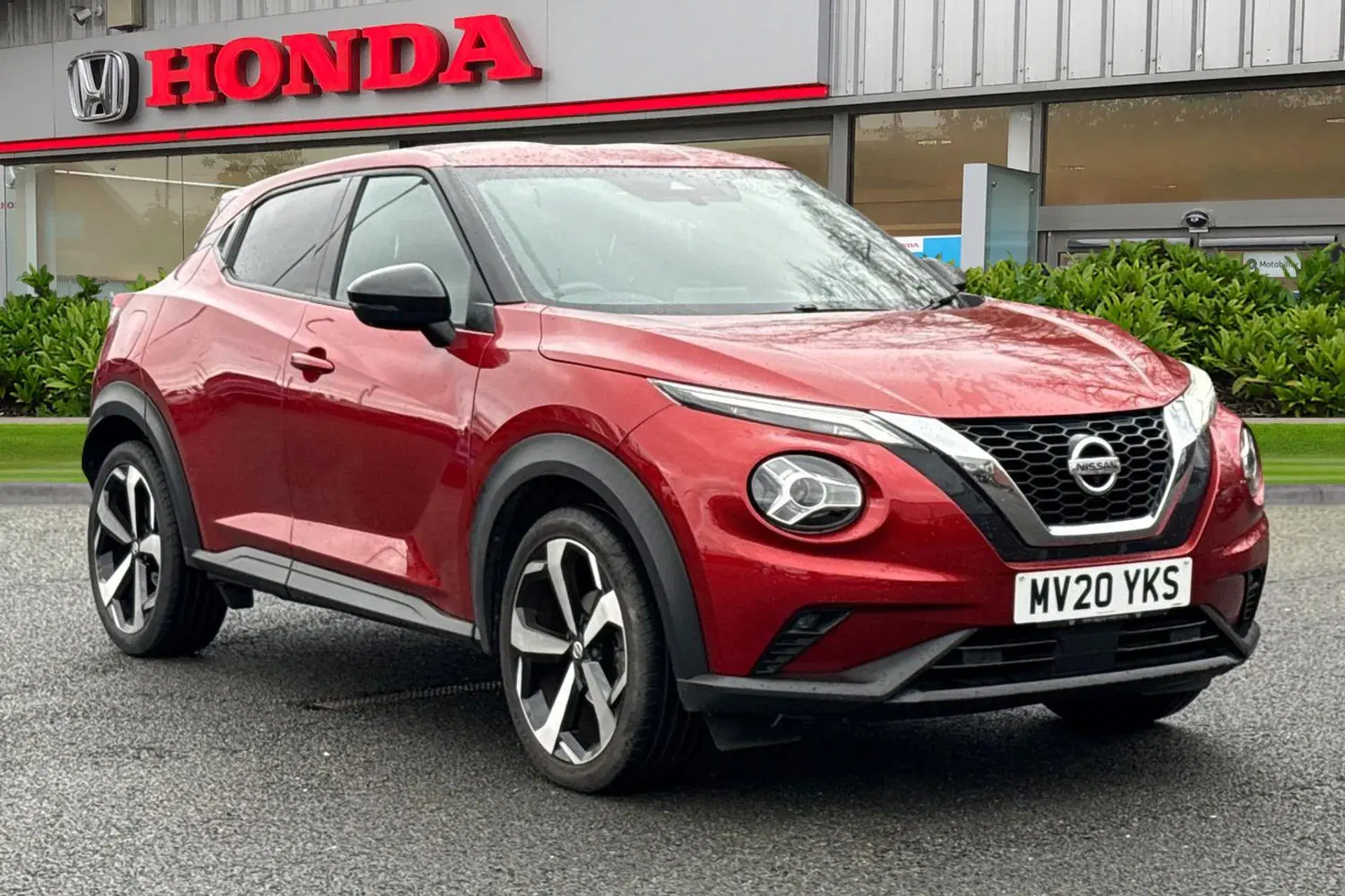 Nissan Juke 1.0 DiG-T Tekna 5dr DCT thumbnail