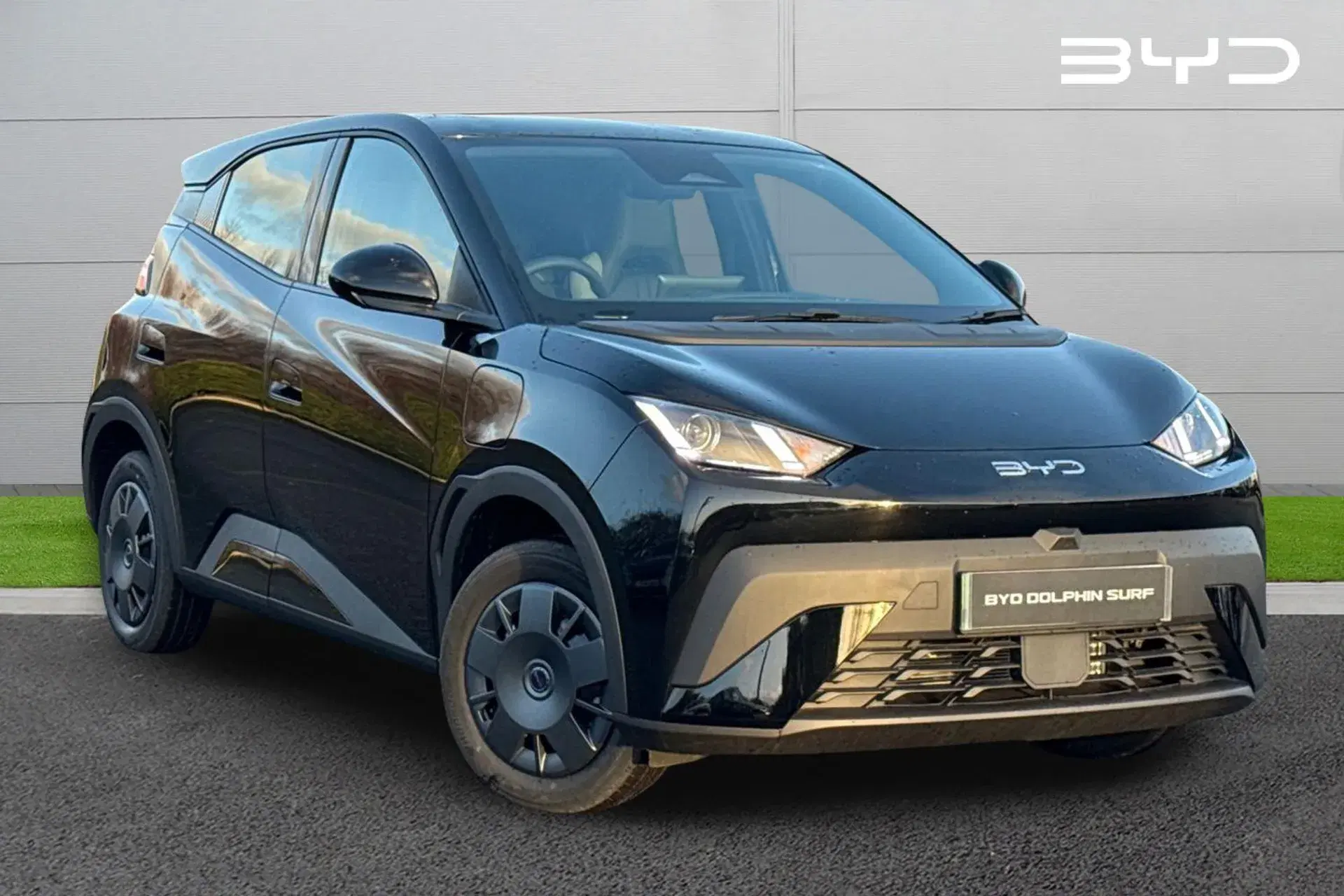 BYD Dolphin Surf 65kW Active 30kWh 5dr Auto thumbnail