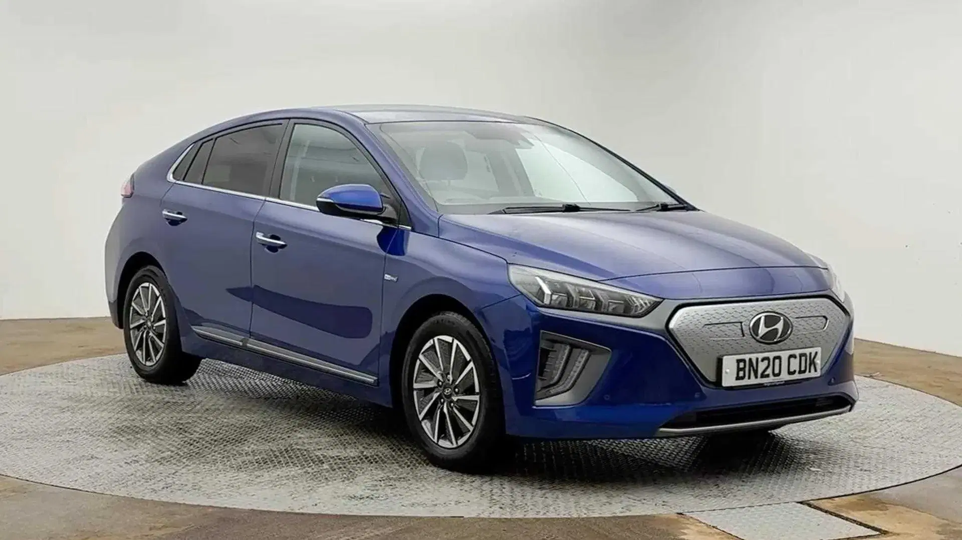 Hyundai Ioniq 100kW Premium SE 38kWh 5dr Auto thumbnail