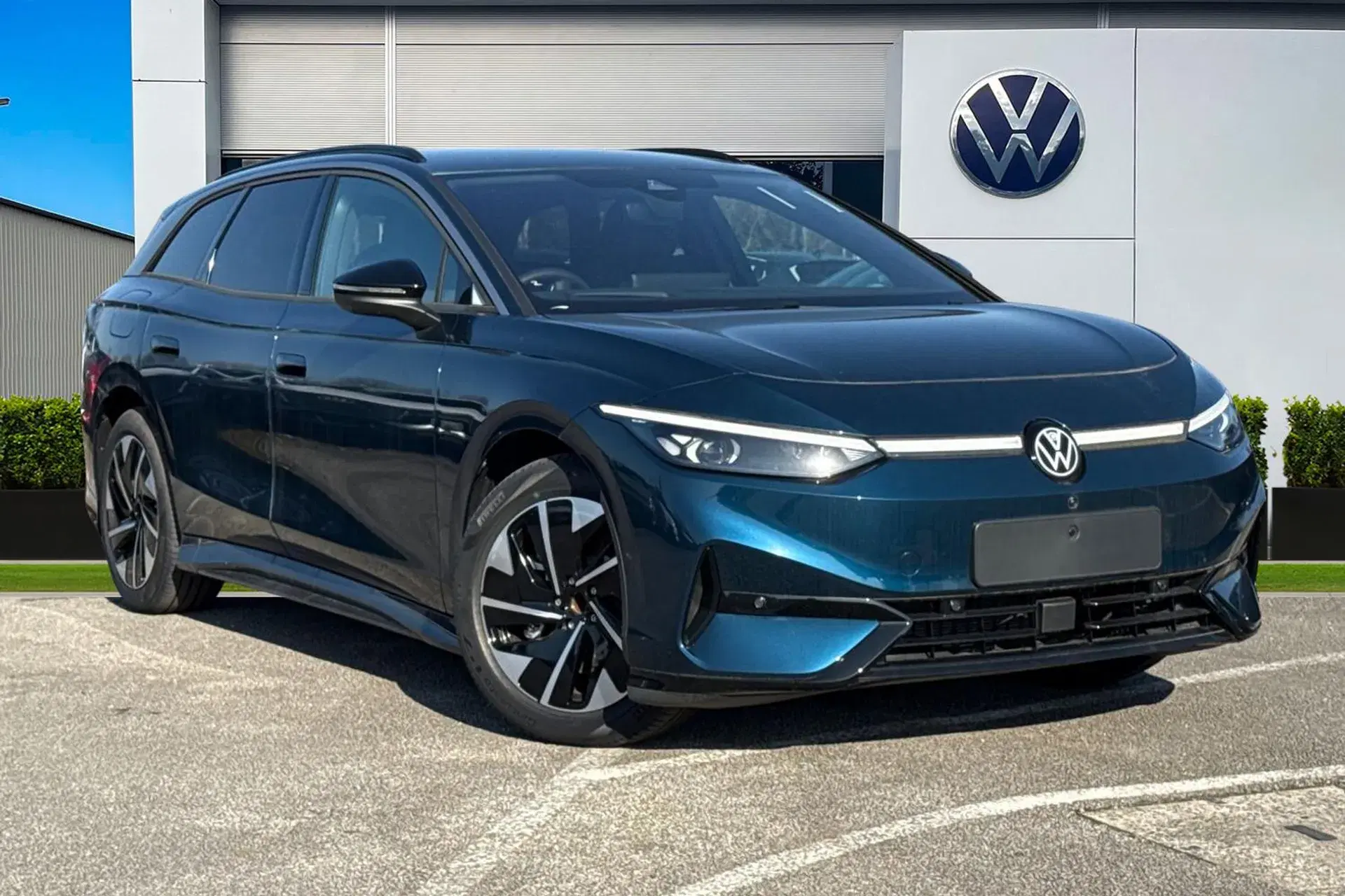 Volkswagen ID.7 210kW Match Pro 77kWh 5dr Auto thumbnail