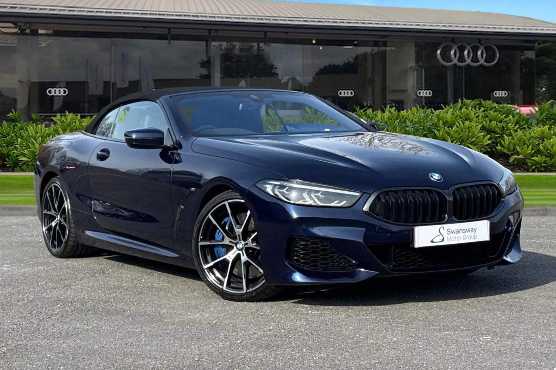 BMW 8 Series thumbnail