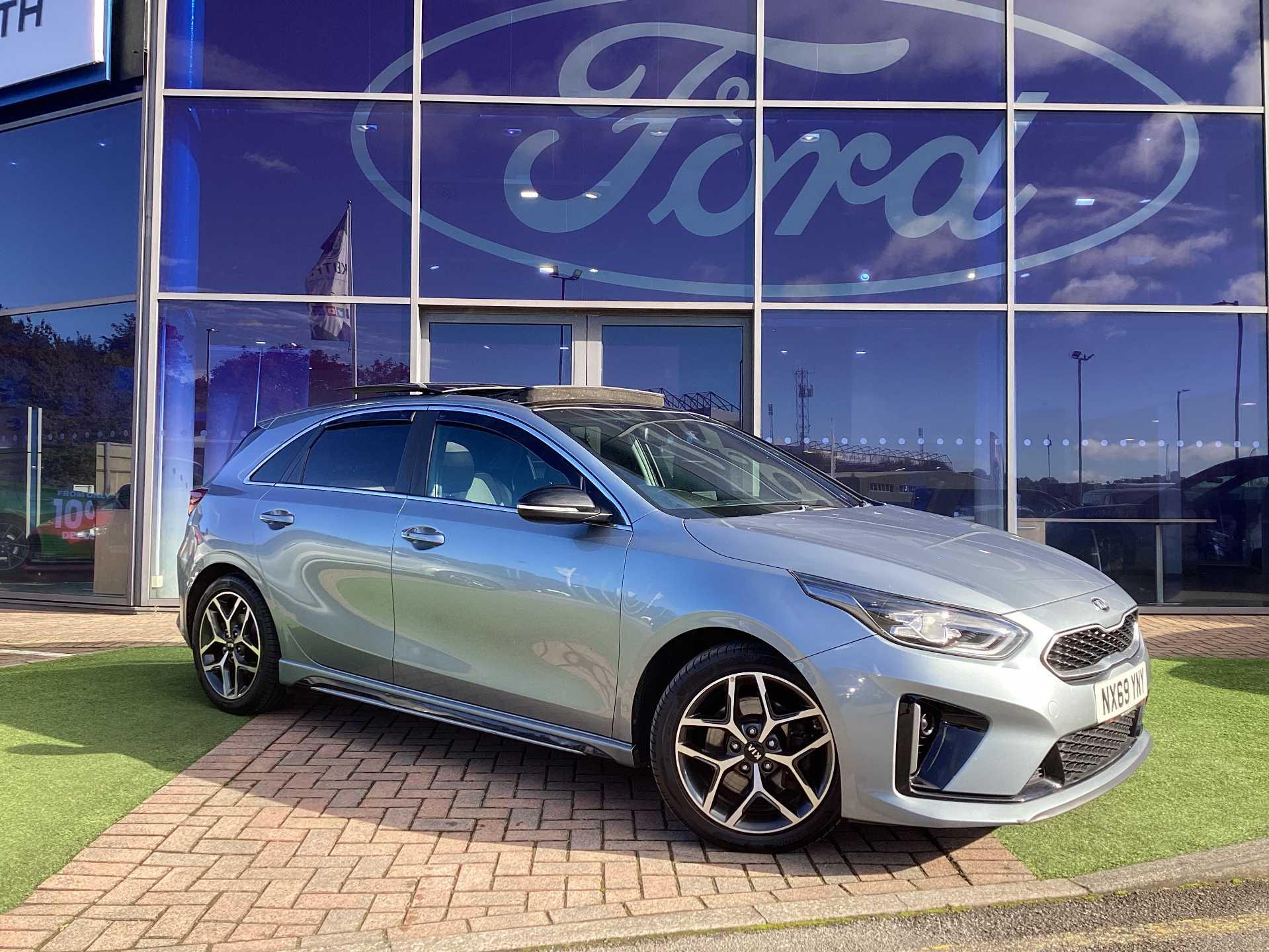 KIA Ceed 1.4T GDi ISG GT-Line Lunar Edition 5dr DCT thumbnail