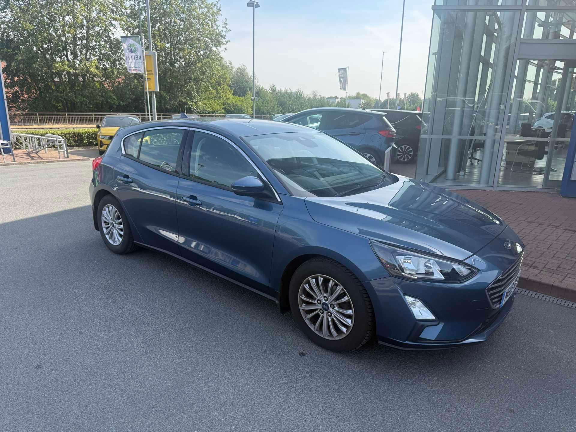 Ford Focus 1.0 EcoBoost 125 Titanium 5dr thumbnail