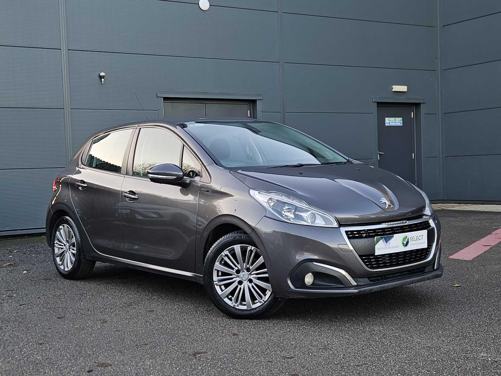 Peugeot 208 thumbnail