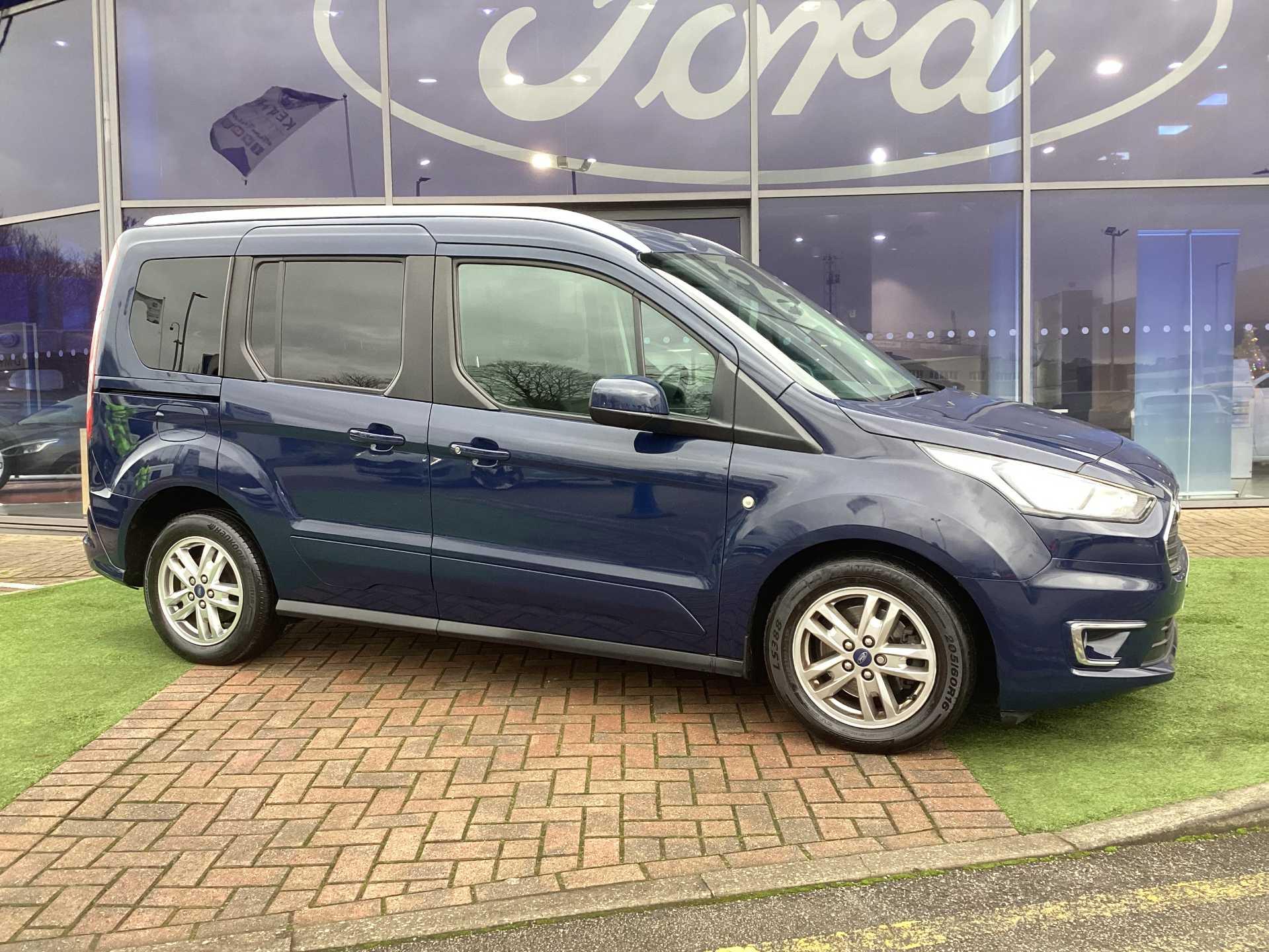 Ford Tourneo Connect thumbnail