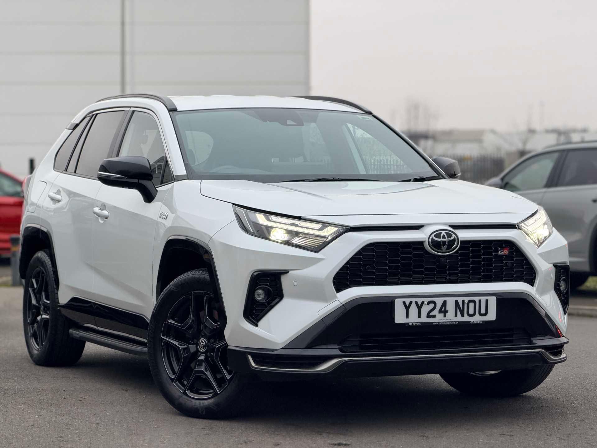 Toyota RAV4 2.5 PHEV GR Sport 5dr CVT thumbnail