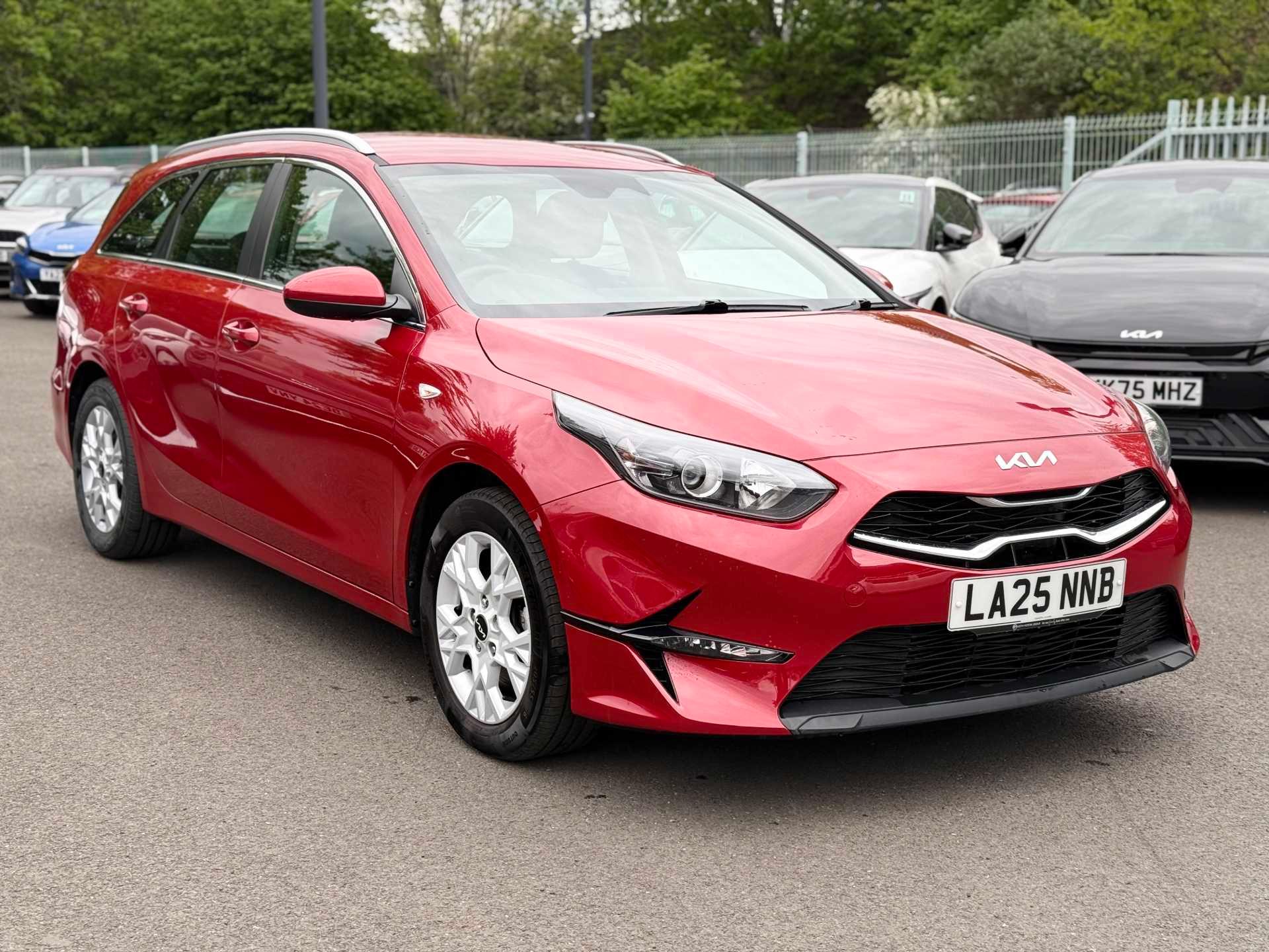 KIA Ceed 1.5T GDi ISG 138 2 5dr thumbnail