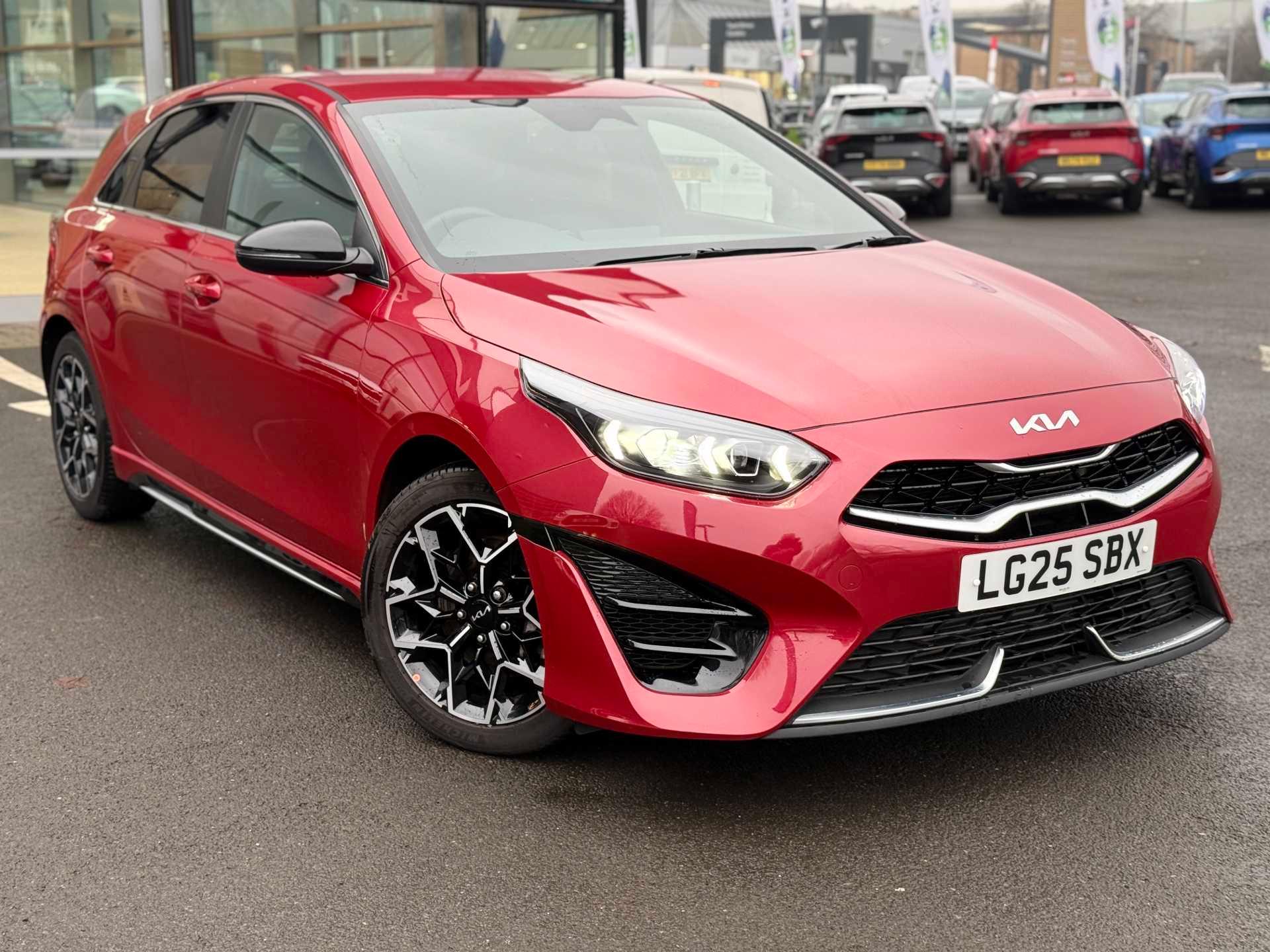 KIA Ceed 1.5T GDi ISG 138 GT-Line 5dr thumbnail